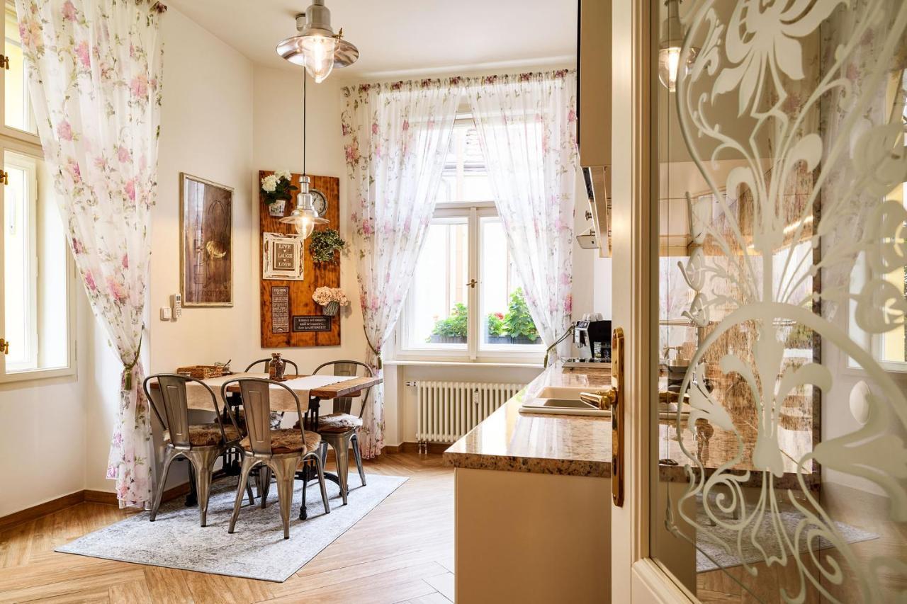 Pragueone Apartment,A/C,Terrace エクステリア 写真