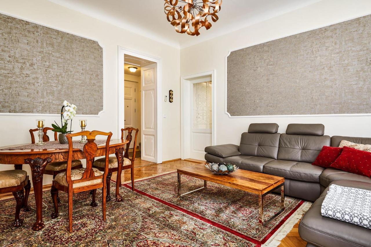 Pragueone Apartment,A/C,Terrace エクステリア 写真