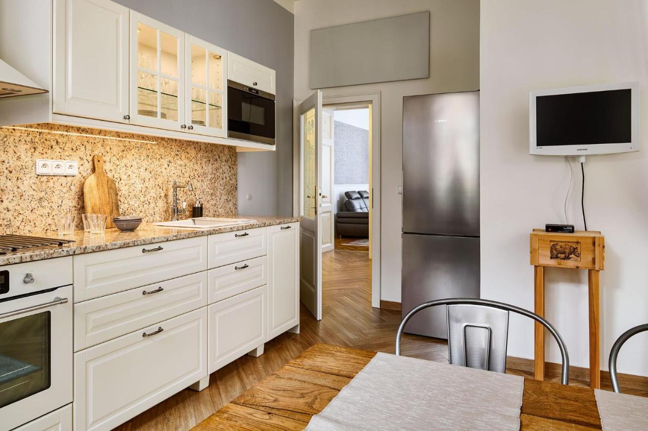 Pragueone Apartment,A/C,Terrace エクステリア 写真