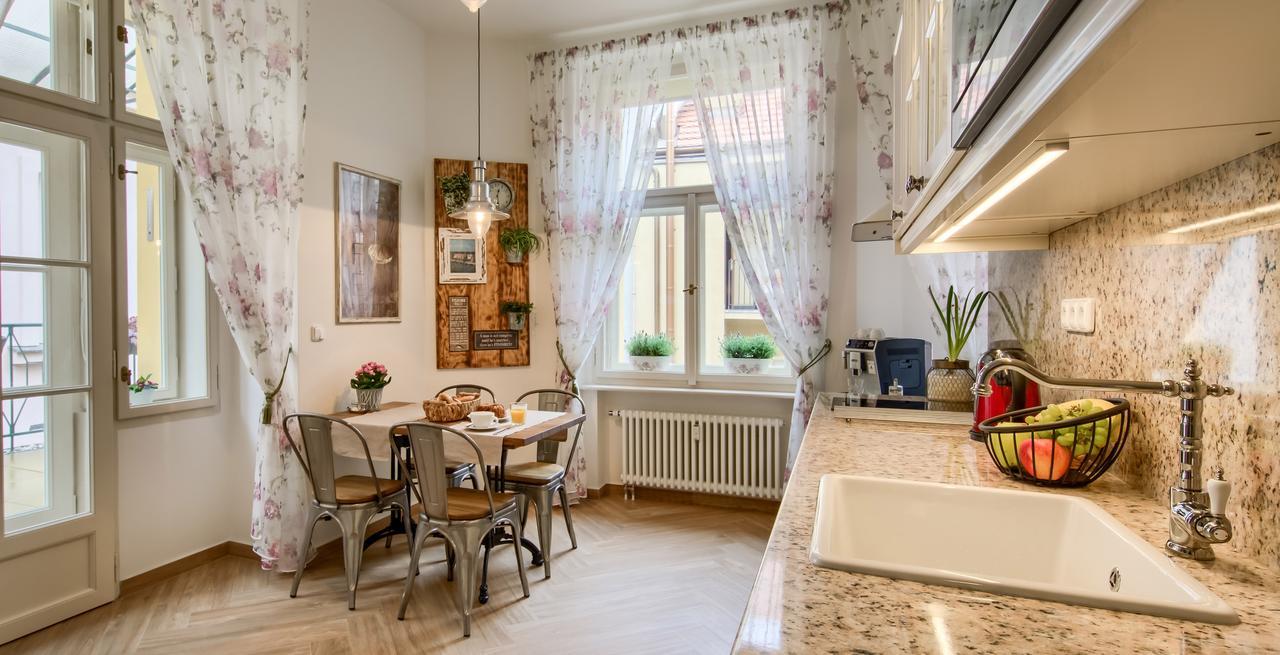 Pragueone Apartment,A/C,Terrace エクステリア 写真
